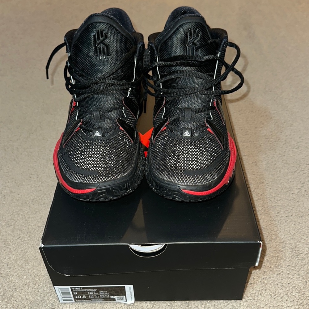 Men’s Kyrie 7 size 9